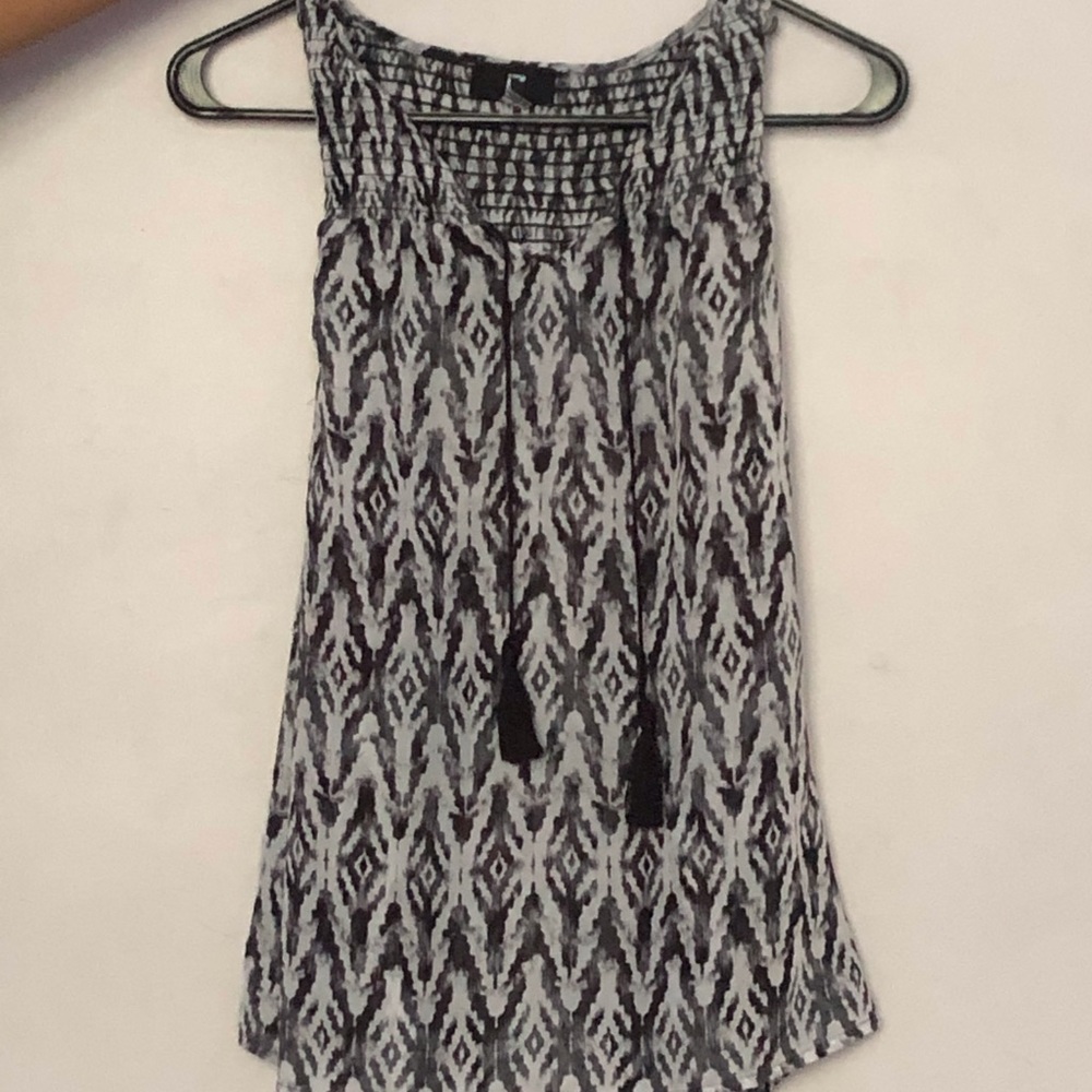 sleeveless chiffon black and white office wear top